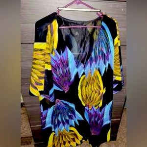 Lane Bryant top 26/28 no wear and tear no damage ! Beautiful dress blouse